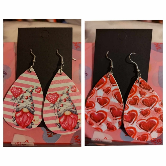 Pair of Valentine's Earrings! - Picture 1 of 3